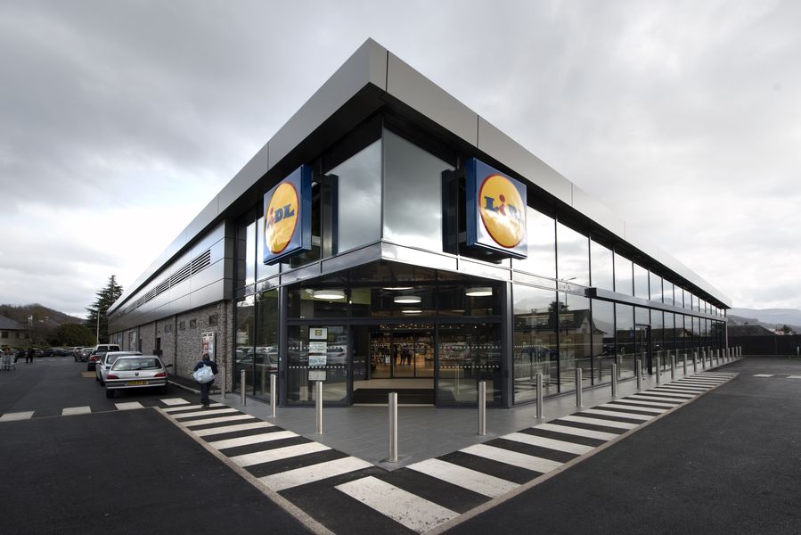 Construcción nave comercial prefabricada Lidl (Lourdes)