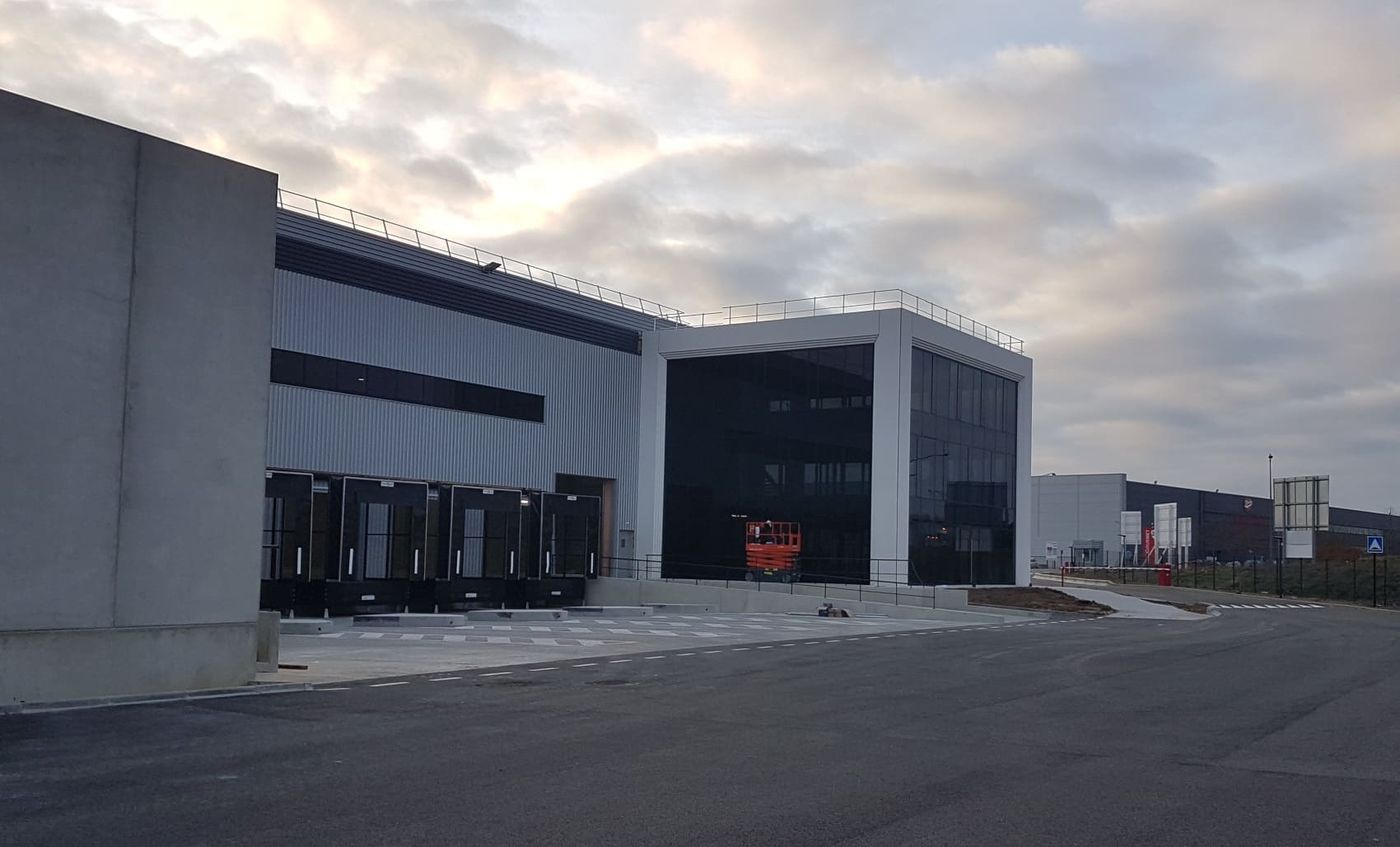 Construcción de una nave industrial de plataforma logística IDEC