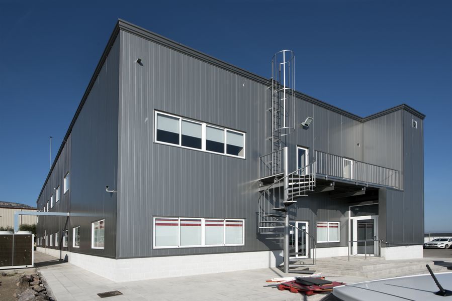 Construcción nave industrial con Estructuras Metálicas Enplater