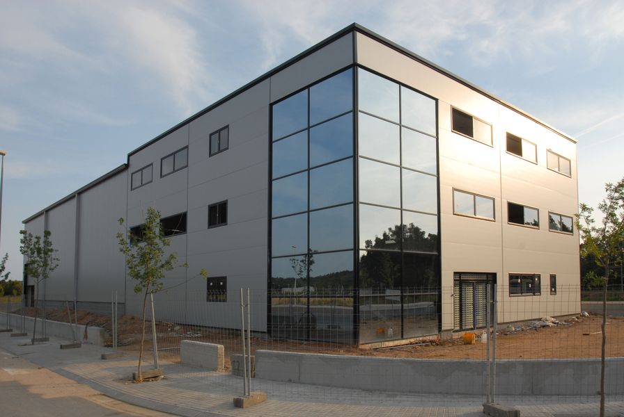 Construcción nave industrial con Estructuras Metálicas Equiper