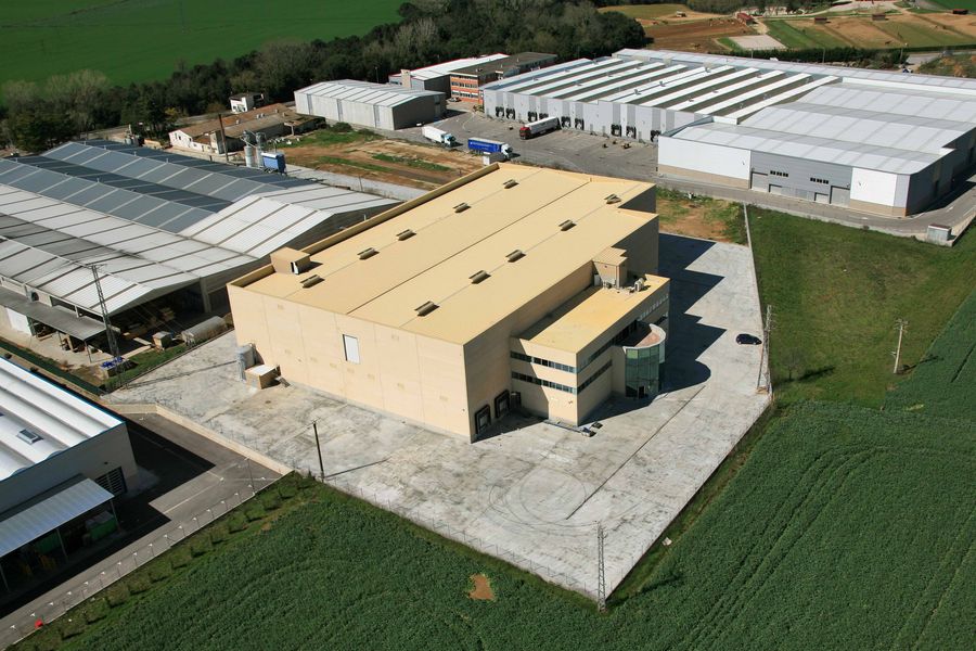 Construcción nave industrial prefabricada Embotits Caula